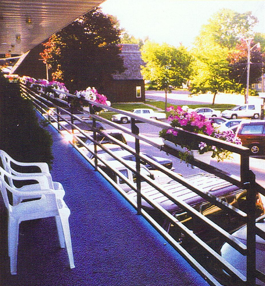 Alpine Motel In Heart Of Wisconsin Dells Downtown. Extérieur photo