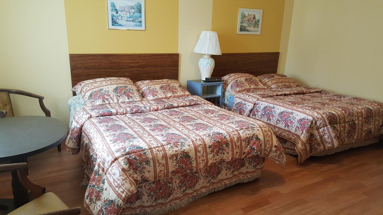 Alpine Motel In Heart Of Wisconsin Dells Downtown. Extérieur photo