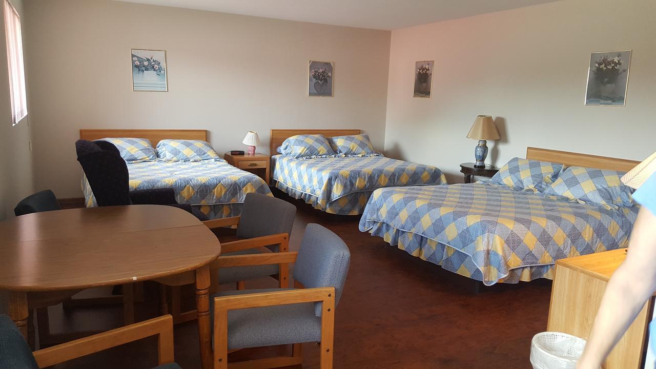 Alpine Motel In Heart Of Wisconsin Dells Downtown. Extérieur photo
