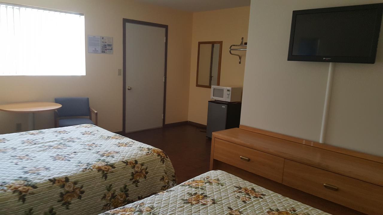 Alpine Motel In Heart Of Wisconsin Dells Downtown. Extérieur photo