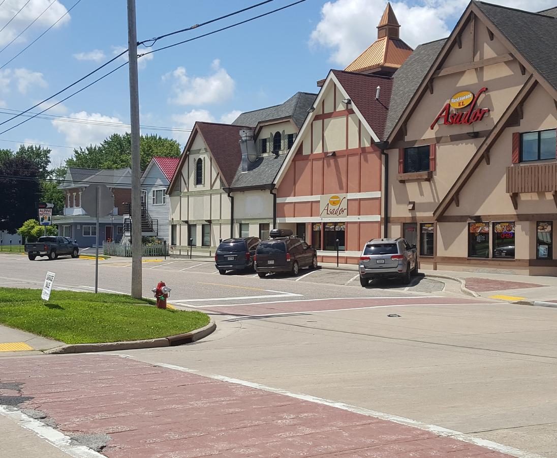Alpine Motel In Heart Of Wisconsin Dells Downtown. Extérieur photo