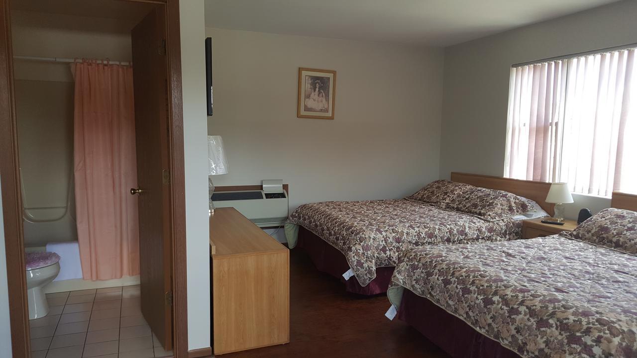 Alpine Motel In Heart Of Wisconsin Dells Downtown. Extérieur photo